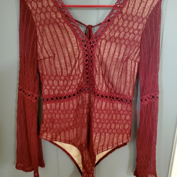 COPY - Lace bodysuit - Picture 3 of 5